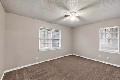 5447 Singing Hills Drive, Dallas, TX 75241 - Photo 32