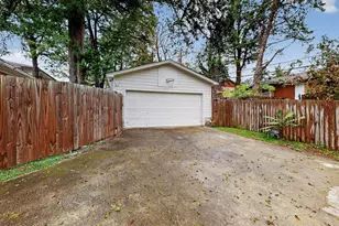 5447 Singing Hills Dr, Dallas, TX 75241 - Photo 18