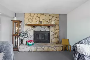 507 Galia St, Bowie, TX 76230 - Photo 2