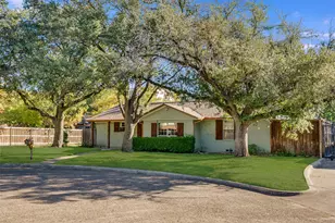 330 N Brighton Ave, Dallas, TX 75208 - Photo 2