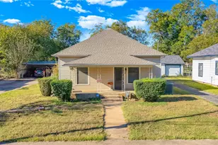 311 N Pendell Ave, Cleburne, TX 76033 - Photo 2