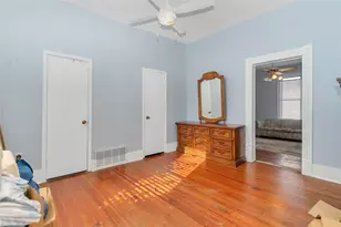 311 N Pendell Ave, Cleburne, TX 76033 - Photo 14