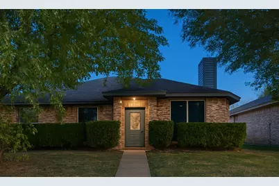 208 Wedgewood Lane, Cedar Hill, TX 75104 - Photo 2