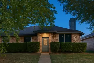 208 Wedgewood Ln, Cedar Hill, TX 75104 - Photo 2