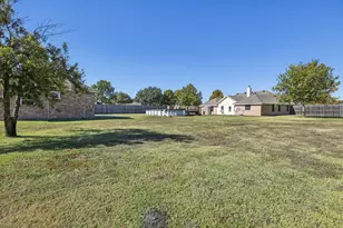 1377 Lone Star Blvd, Talty, TX 75160 - Photo 24