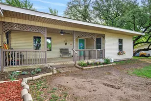 4231 Terri Lee Ln, Granbury, TX 76048 - Photo 2