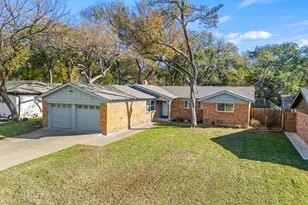 803 Clebud Dr, Euless, TX 76040 - Photo 2