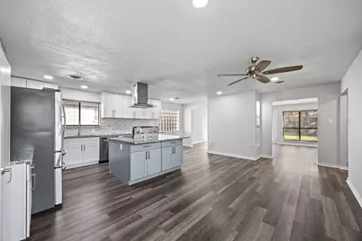 803 Clebud Drive, Euless, TX 76040 - Photo 14