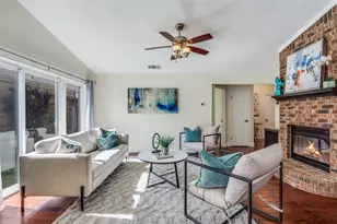 4243 Phoenix Dr, Carrollton, TX 75010 - Photo 2