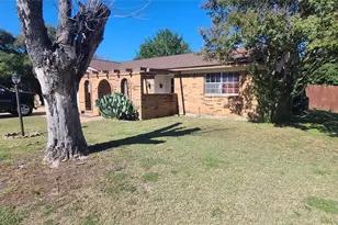 1408 Lagoona Ln, Edgecliff Village, TX 76134 - Photo 1