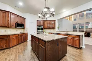 3027 Pamplona, Grand Prairie, TX 75054 - Photo 6