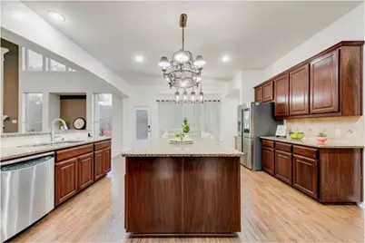 3027 Pamplona, Grand Prairie, TX 75054 - Photo 6