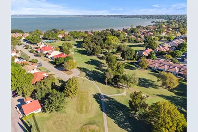 3905 Village Drive, Rockwall, TX 75087 - Photo 2