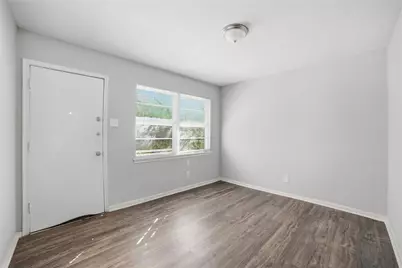 2926 N Prairie Creek Road, Dallas, TX 75227 - Photo 4