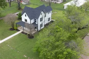 401 S 2nd St, Wortham, TX 76693 - Photo 1