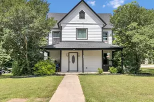 401 S 2nd St, Wortham, TX 76693 - Photo 2