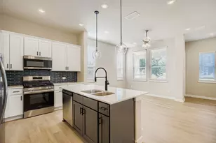 1204 Pebblebrook Dr, McKinney, TX 75071 - Photo 4