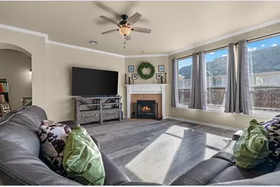 812 Sugar Hill Avenue, Cleburne, TX 76033 - Photo 8