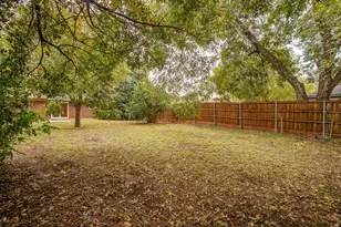 856 Broadway Ave, Euless, TX 76040 - Photo 32