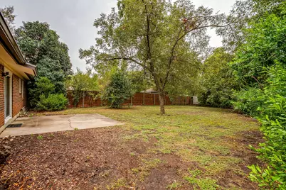 856 Broadway Avenue, Euless, TX 76040 - Photo 34