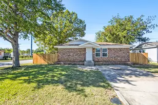 2913 Gumwood Park, Richland Hills, TX 76118 - Photo 2