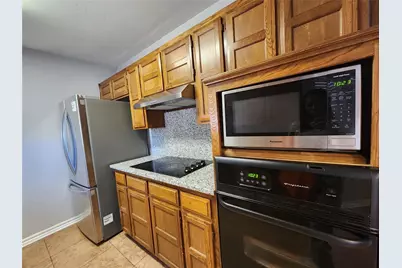 6210 Lotus Drive, Arlington, TX 76001 - Photo 6