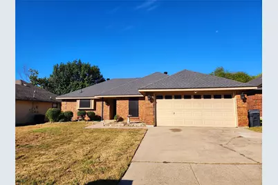 6210 Lotus Drive, Arlington, TX 76001 - Photo 2