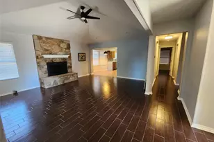 6210 Lotus Dr, Arlington, TX 76001 - Photo 8