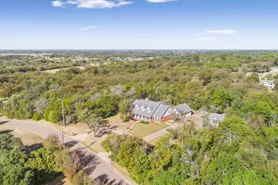 404 Greenwood Lane, Waco, TX 76705 - Photo 2