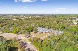 404 Greenwood Ln, Waco, TX 76705 - Photo 2