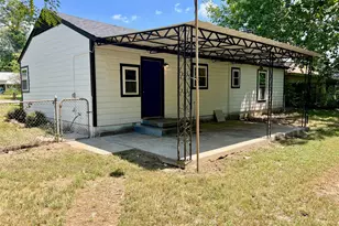 611 Hickory, Hughes Springs, TX 75656 - Photo 4