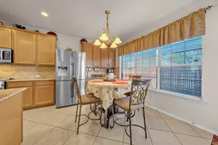 2244 Condor St, Grand Prairie, TX 75052 - Photo 14