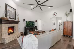 5121 Shallow Pond Dr, Little Elm, TX 76227 - Photo 10