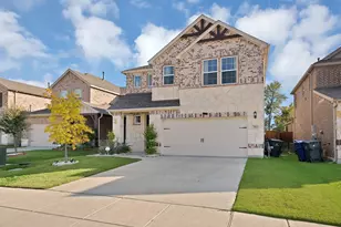 762 Creekwater Ln, Garland, TX 75043 - Photo 2