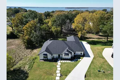 208 Splitrail Drive, Mabank, TX 75143 - Photo 1