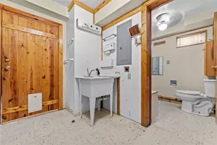 524 S Preston St, Wolfe City, TX 75496 - Photo 10