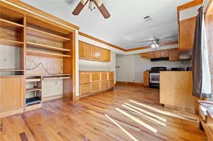 524 S Preston St, Wolfe City, TX 75496 - Photo 14