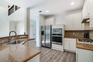 8810 Edgelake Trail, Rowlett, TX 75088 - Photo 6