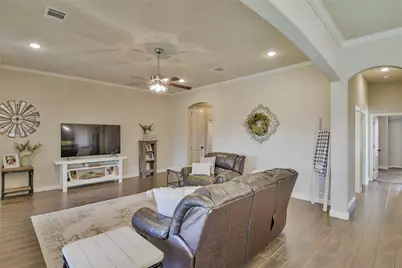 201 Bayless Avenue, Godley, TX 76044 - Photo 4