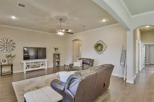 201 Bayless Ave, Godley, TX 76044 - Photo 4