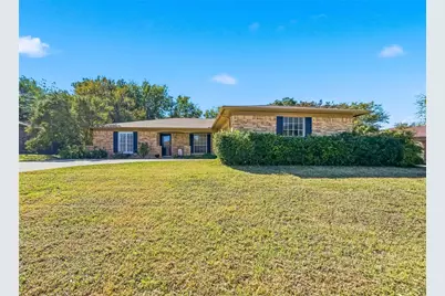 6320 Lunar Drive, Edgecliff Village, TX 76134 - Photo 1