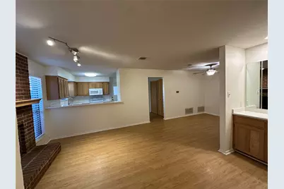 724 Cory Street, Grapevine, TX 76051 - Photo 2