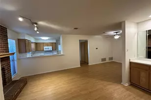 724 Cory St, Grapevine, TX 76051 - Photo 2