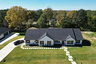 206 Splitrail Dr, Mabank, TX 75143 - Photo 2