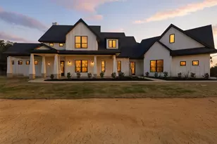 1552 Lakeridge Blvd, Sunset, TX 76270 - Photo 1