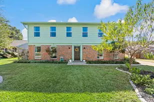 728 Heatherwood Dr, Grapevine, TX 76051 - Photo 2