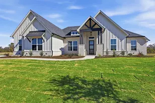 2000 Cypress Ct, Weatherford, TX 76085 - Photo 2