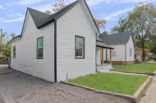 1719 May St, Fort Worth, TX 76110 - Photo 4