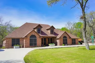 286 W Ridge St, Decatur, TX 76234 - Photo 2