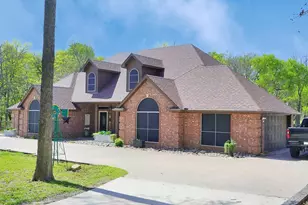 286 W Ridge St, Decatur, TX 76234 - Photo 4